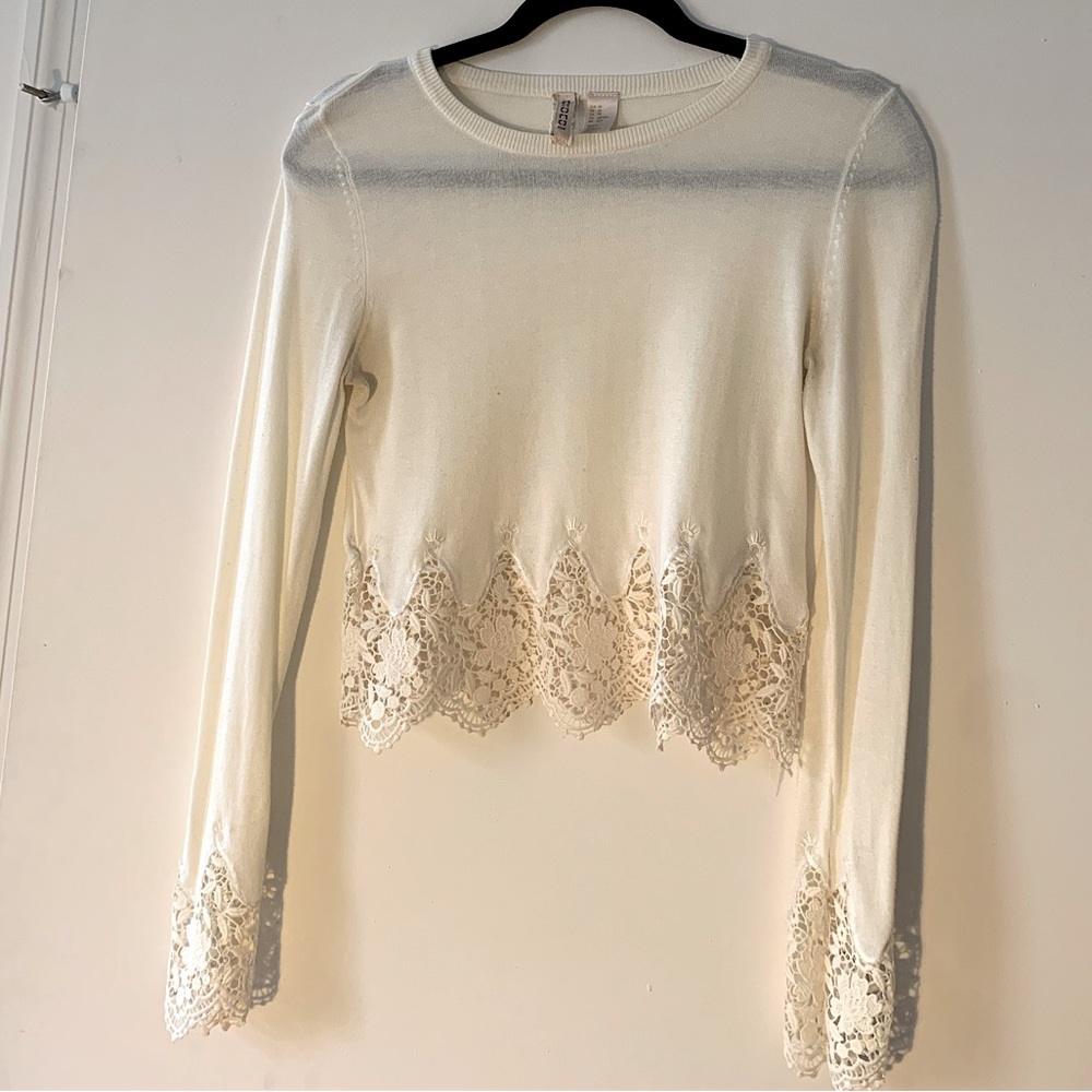 White knit crochet detailed crop top